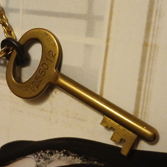 Vintage LV Key 3 Layered Necklace - Picture 6 of 7